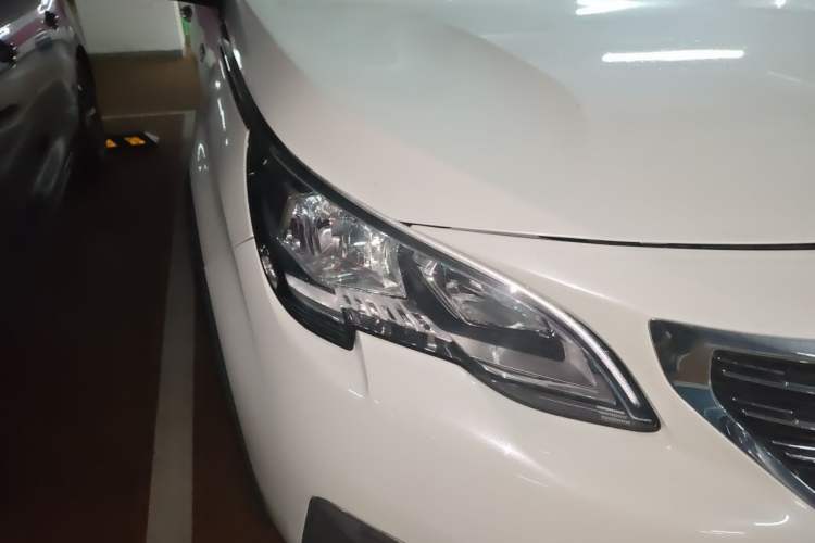 Used Peugeot 5008 2017 380THP 7-Seater Elite Edition Right Front Headlight