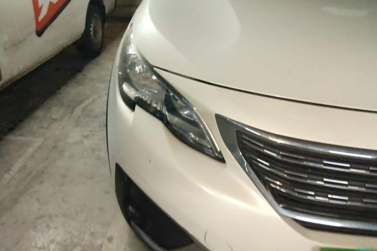 Used Peugeot 5008 2017 380THP 7-Seater Luxury Edition Right Front Headlight