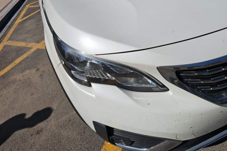 Used Peugeot 5008 2017 380THP 7-Seater Elite Edition Right Front Headlight