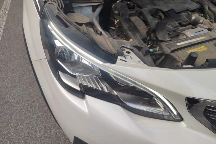 Used Peugeot 5008 2017 350THP 7-Seater Boundless Edition Right Front Headlight