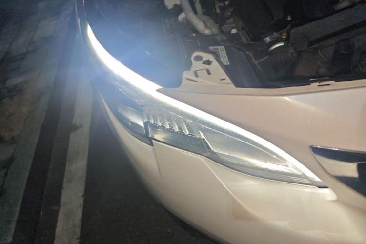 Used Peugeot 5008 2017 350THP 7-Seater Elite Edition Right Front Headlight
