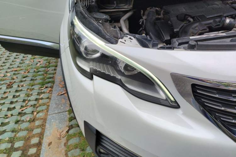 Used Peugeot 5008 2017 350THP 7-Seater Elite Edition Right Front Headlight