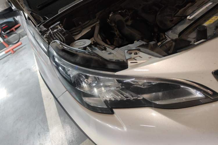 Used Peugeot 5008 2017 350THP 7-Seater Elite Edition Right Front Headlight
