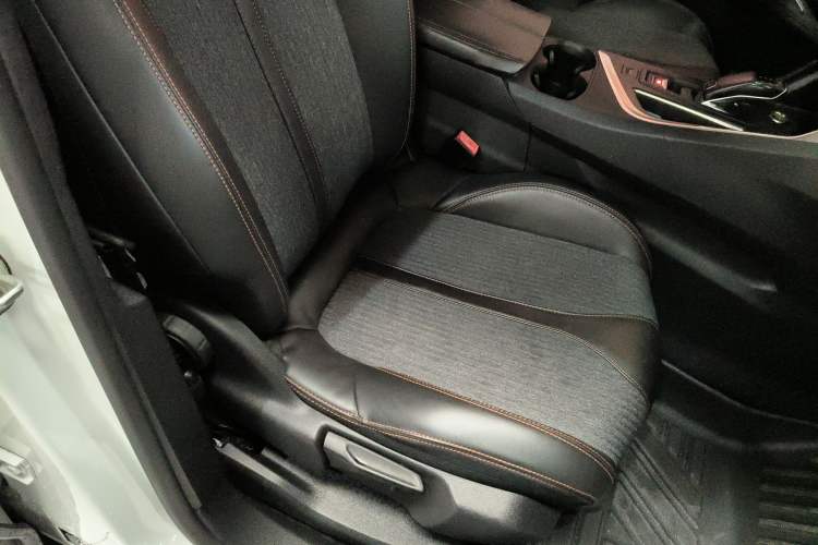 Used Peugeot 5008 2017 350THP 5-Seat Elite Edition Right Front Seat