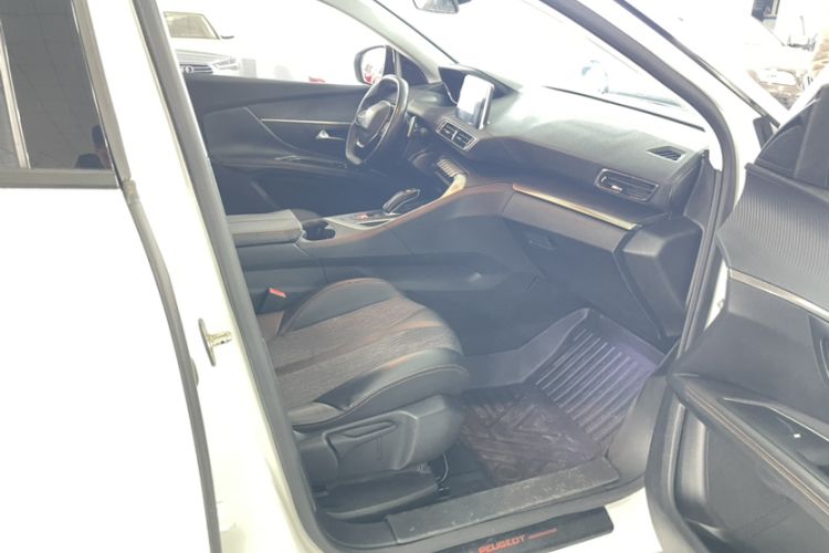 Used Peugeot 5008 2017 380THP 7-Seater Elite Edition Right Front Seat