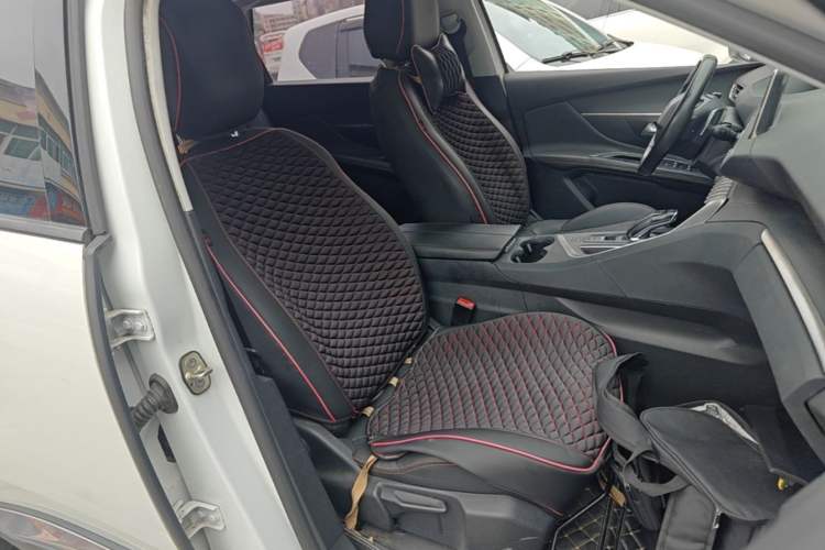 Used Peugeot 5008 2017 350THP 7-Seater Elite Edition Right Front Seat
