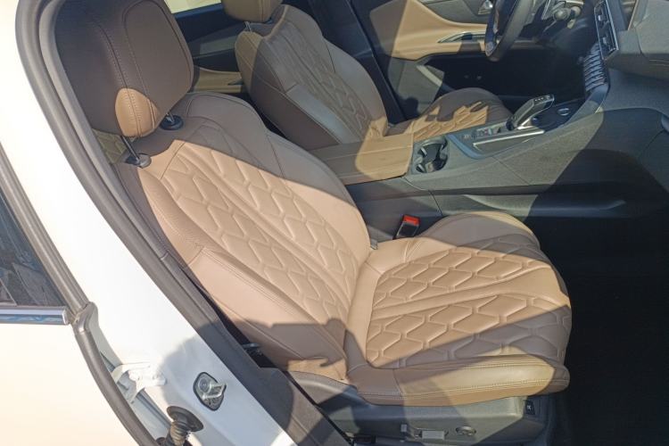 Used Peugeot 5008 2017 380THP 7-Seater Luxury GT Edition Right Front Seat
