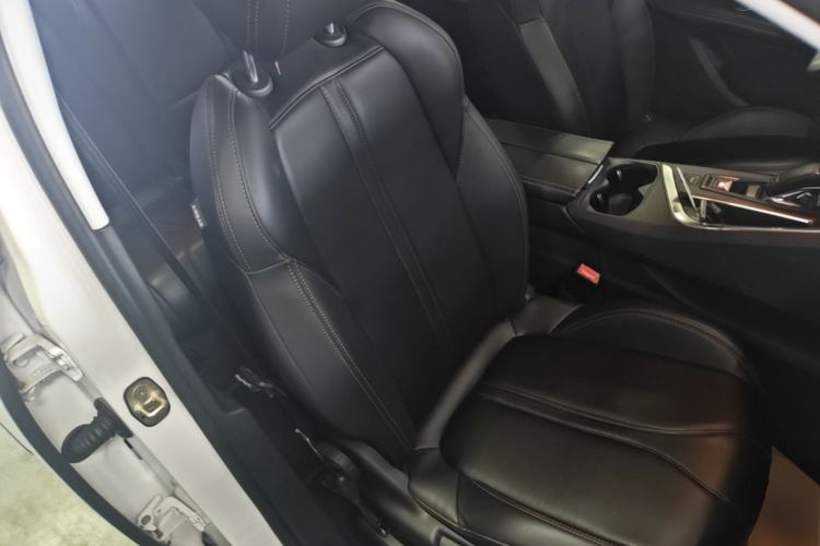 Used Peugeot 5008 2017 350THP 7-Seater Elite Edition Right Front Seat
