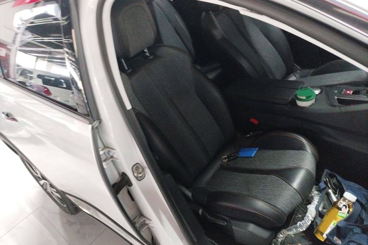 Used Peugeot 5008 2017 350THP 5-Seat Elite Edition Right Front Seat