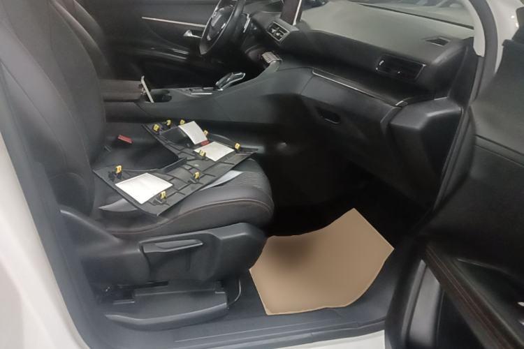Used Peugeot 5008 2017 350THP 7-Seater Elite Edition Right Front Seat