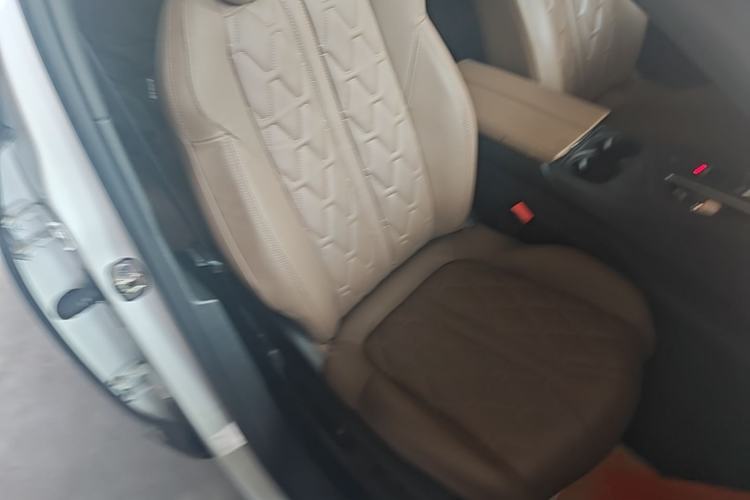 Used Peugeot 5008 2017 380THP 7-Seater Luxury GT Edition Right Front Seat