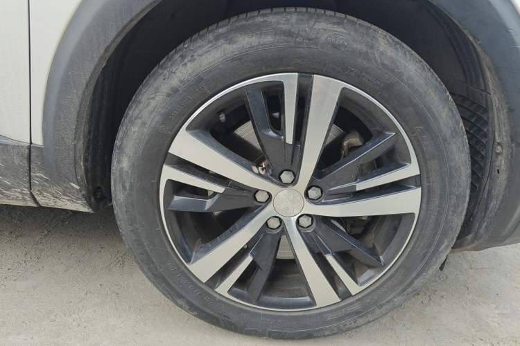 Used Peugeot 5008 2017 350THP 7-Seater Elite Edition Right Front Wheel Hub