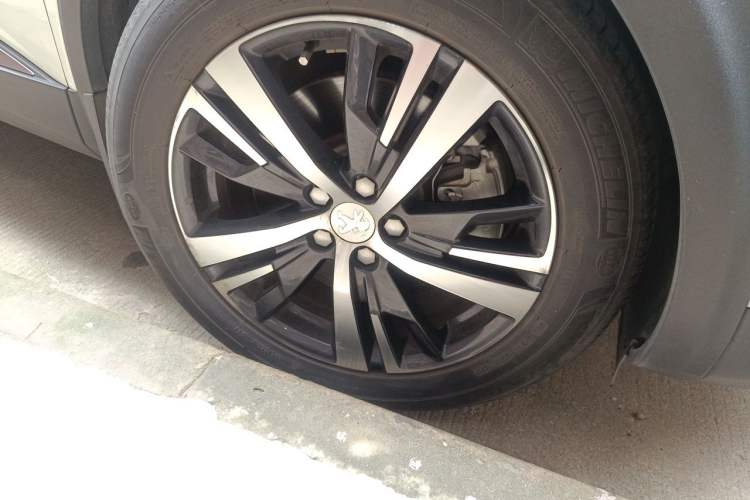 Used Peugeot 5008 2017 380THP 7-Seater Elite Edition Right Front Wheel Hub