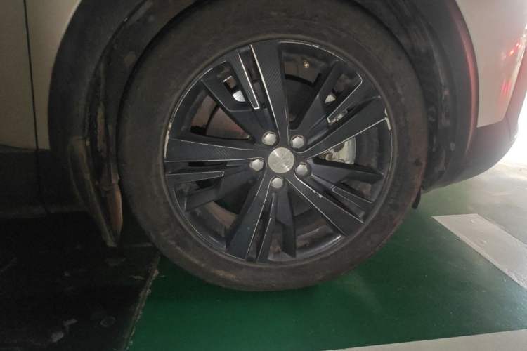 Used Peugeot 5008 2017 350THP 7-Seater Elite Edition Right Front Wheel Hub