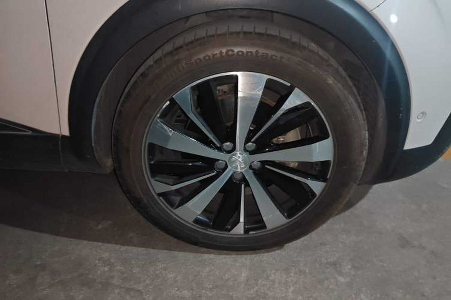 Used Peugeot 5008 2017 380THP 7-Seater Luxury Edition Right Front Wheel Hub