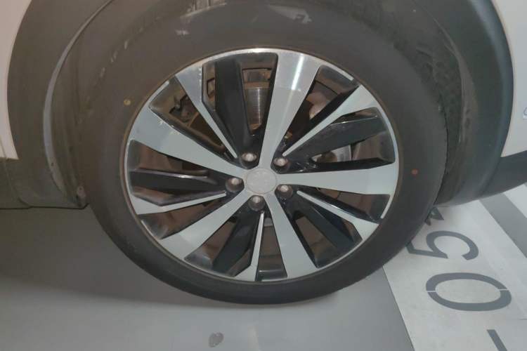 Used Peugeot 5008 2017 380THP 7-Seater Luxury GT Edition Right Front Wheel Hub