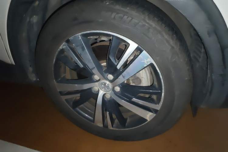 Used Peugeot 5008 2017 380THP 7-Seater Elite Edition Right Front Wheel Hub