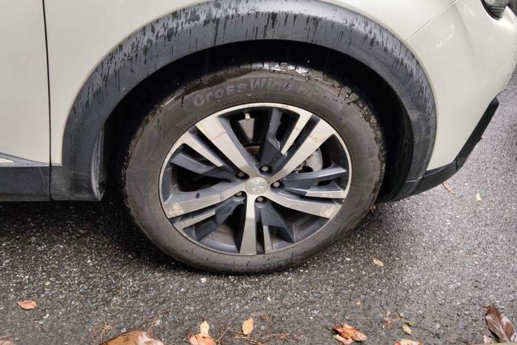 Used Peugeot 5008 2017 380THP 7-Seater Elite Edition Right Front Wheel Hub