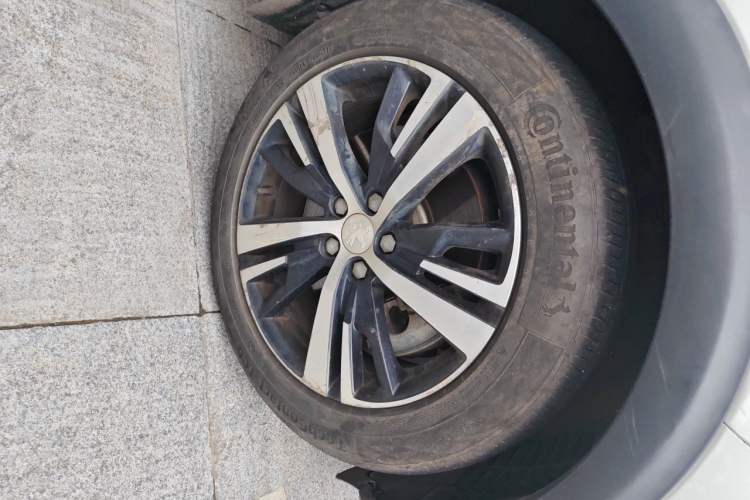 Used Peugeot 5008 2017 350THP 7-Seater Elite Edition Right Front Wheel Hub