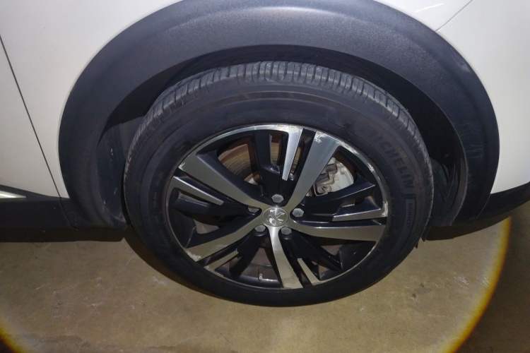 Used Peugeot 5008 2017 350THP 7-Seater Elite Edition Right Front Wheel Hub