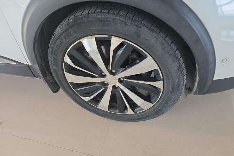 Used Peugeot 5008 2017 380THP 7-Seater Luxury Edition Right Front Wheel Hub