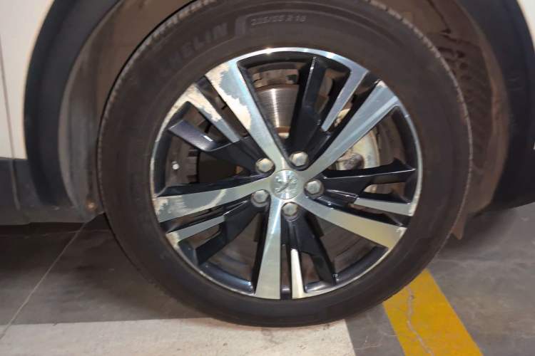 Used Peugeot 5008 2017 350THP 7-Seater Elite Edition Right Front Wheel Hub