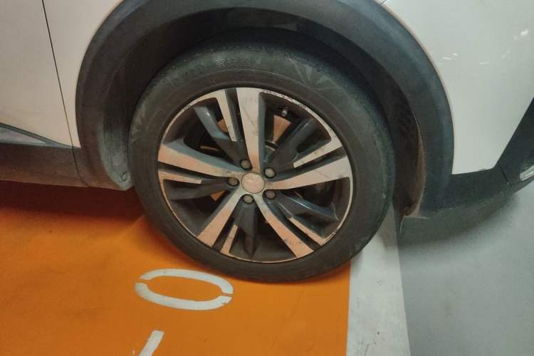 Used Peugeot 5008 2017 350THP 7-Seater Elite Edition Right Front Wheel Hub