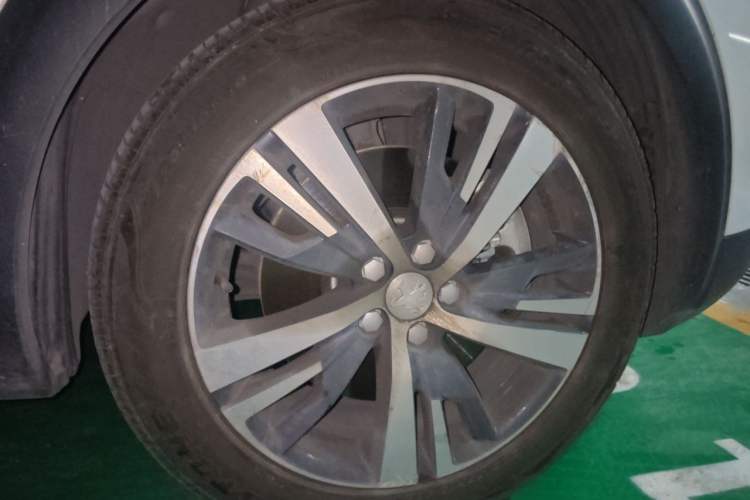 Used Peugeot 5008 2017 380THP 7-Seater Elite Edition Right Front Wheel Hub