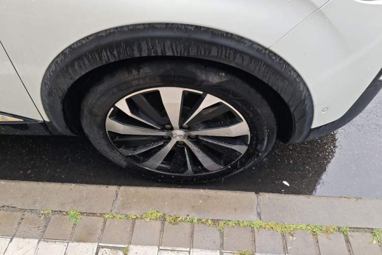 Used Peugeot 5008 2017 380THP 7-Seater Luxury GT Edition Right Front Wheel Hub