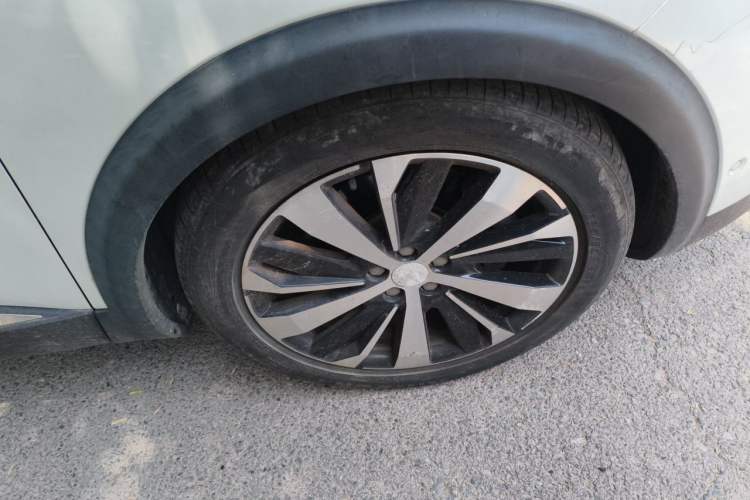 Used Peugeot 5008 2017 380THP 7-Seater Luxury Edition Right Front Wheel Hub