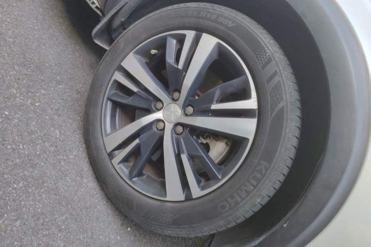 Used Peugeot 5008 2017 380THP 7-Seater Elite Edition Right Front Wheel Hub