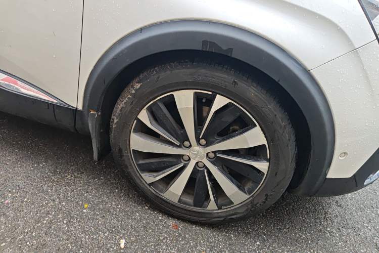 Used Peugeot 5008 2017 380THP 7-Seater Luxury Edition Right Front Wheel Hub