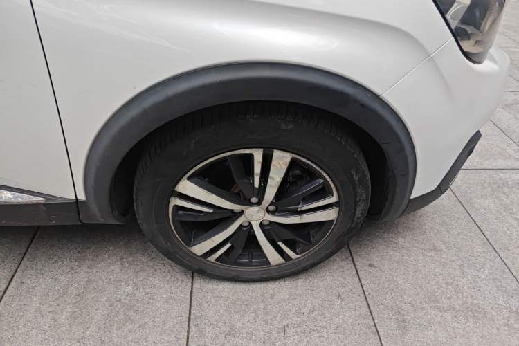 Used Peugeot 5008 2017 380THP 7-Seater Elite Edition Right Front Wheel Hub