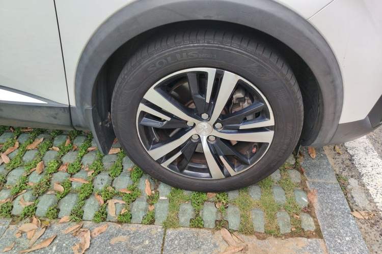 Used Peugeot 5008 2017 350THP 7-Seater Elite Edition Right Front Wheel Hub