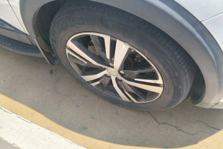 Used Peugeot 5008 2017 350THP 7-Seater Elite Edition Right Front Wheel Hub