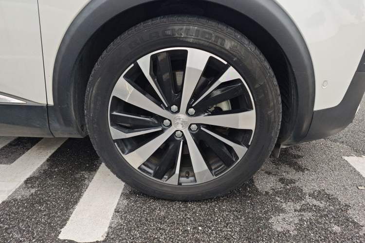 Used Peugeot 5008 2017 380THP 7-Seater Luxury GT Edition Right Front Wheel Hub