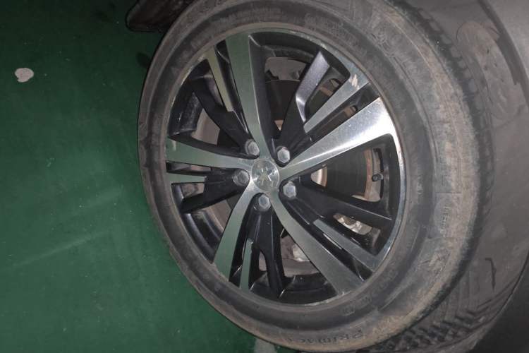 Used Peugeot 5008 2017 380THP 7-Seater Boundary-Free Edition Right Front Wheel Hub