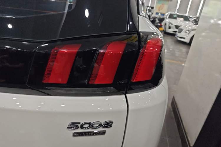 Used Peugeot 5008 2017 380THP 7-Seater Elite Edition Right Rear Taillight