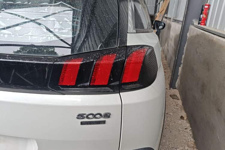 Used Peugeot 5008 2017 380THP 7-Seater Elite Edition Right Rear Taillight