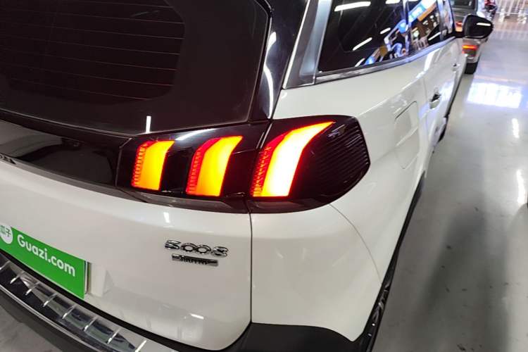 Used Peugeot 5008 2017 380THP 7-Seater Elite Edition Right Rear Taillight