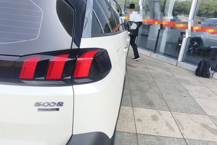 Used Peugeot 5008 2017 350THP 7-Seater Elite Edition Right Rear Taillight