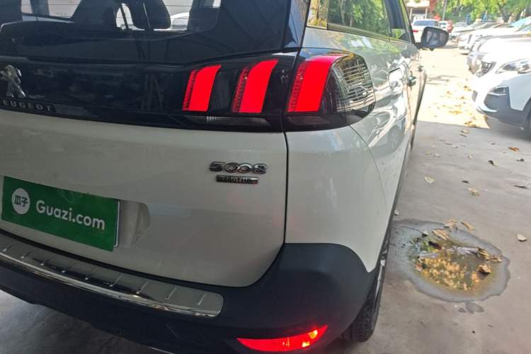 Used Peugeot 5008 2017 380THP 7-Seater Elite Edition Right Rear Taillight