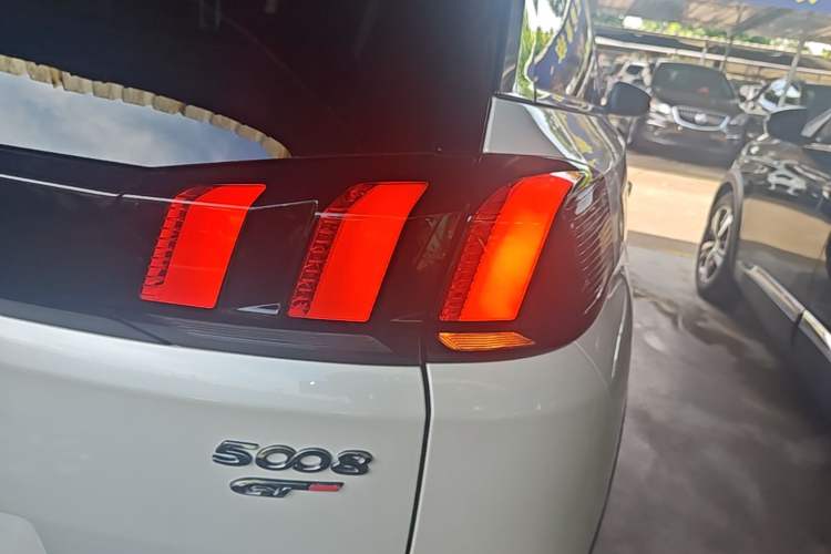 Used Peugeot 5008 2017 380THP 7-Seater Luxury GT Edition Right Rear Taillight