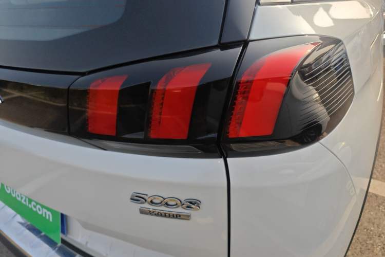 Used Peugeot 5008 2017 350THP 7-Seater Elite Edition Right Rear Taillight