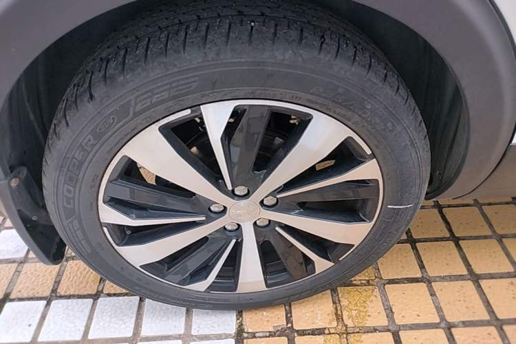 Used Peugeot 5008 2017 380THP 7-Seater Luxury Edition Right Rear Wheel Hub