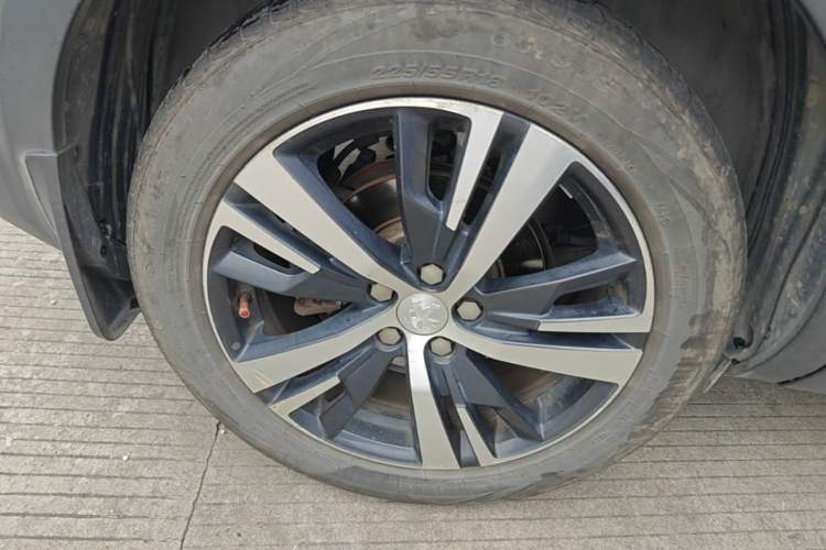 Used Peugeot 5008 2017 350THP 7-Seater Elite Edition Right Rear Wheel Hub