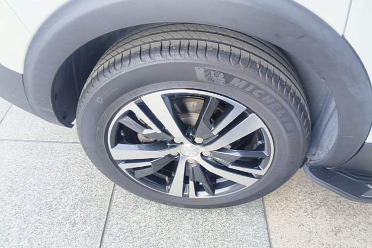 Used Peugeot 5008 2017 350THP 7-Seater Elite Edition Right Rear Wheel Hub