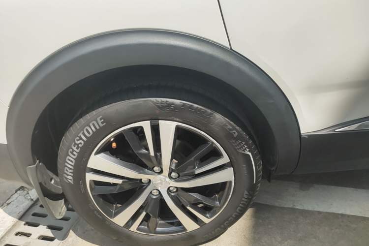 Used Peugeot 5008 2017 350THP 7-Seater Elite Edition Right Rear Wheel Hub