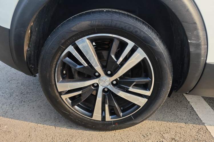 Used Peugeot 5008 2017 350THP 7-Seater Elite Edition Right Rear Wheel Hub