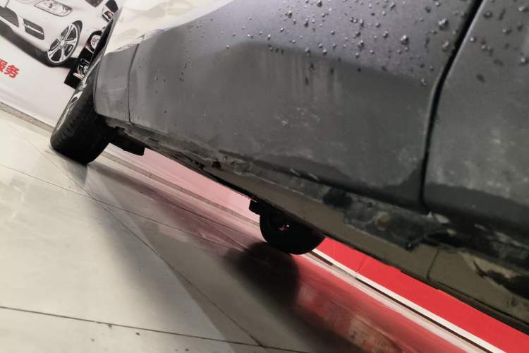 Used Peugeot 5008 2017 350THP 5-Seat Elite Edition Right Side Sill